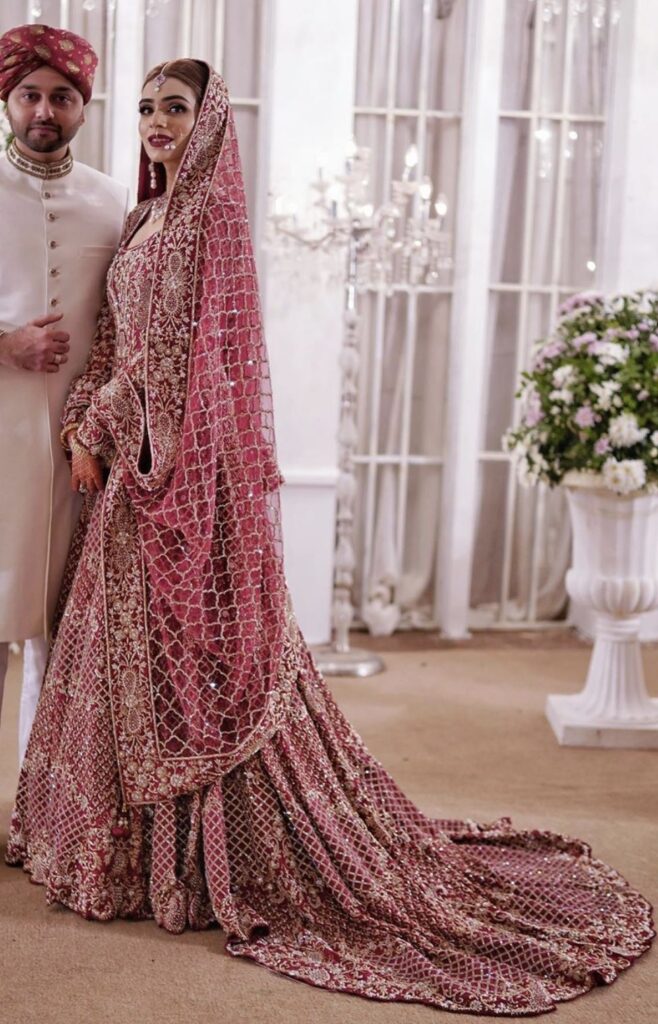 Guide to Choosing Your Royal Red Pakistani Bridal Lehenga 6 royal red bridal lehenga
