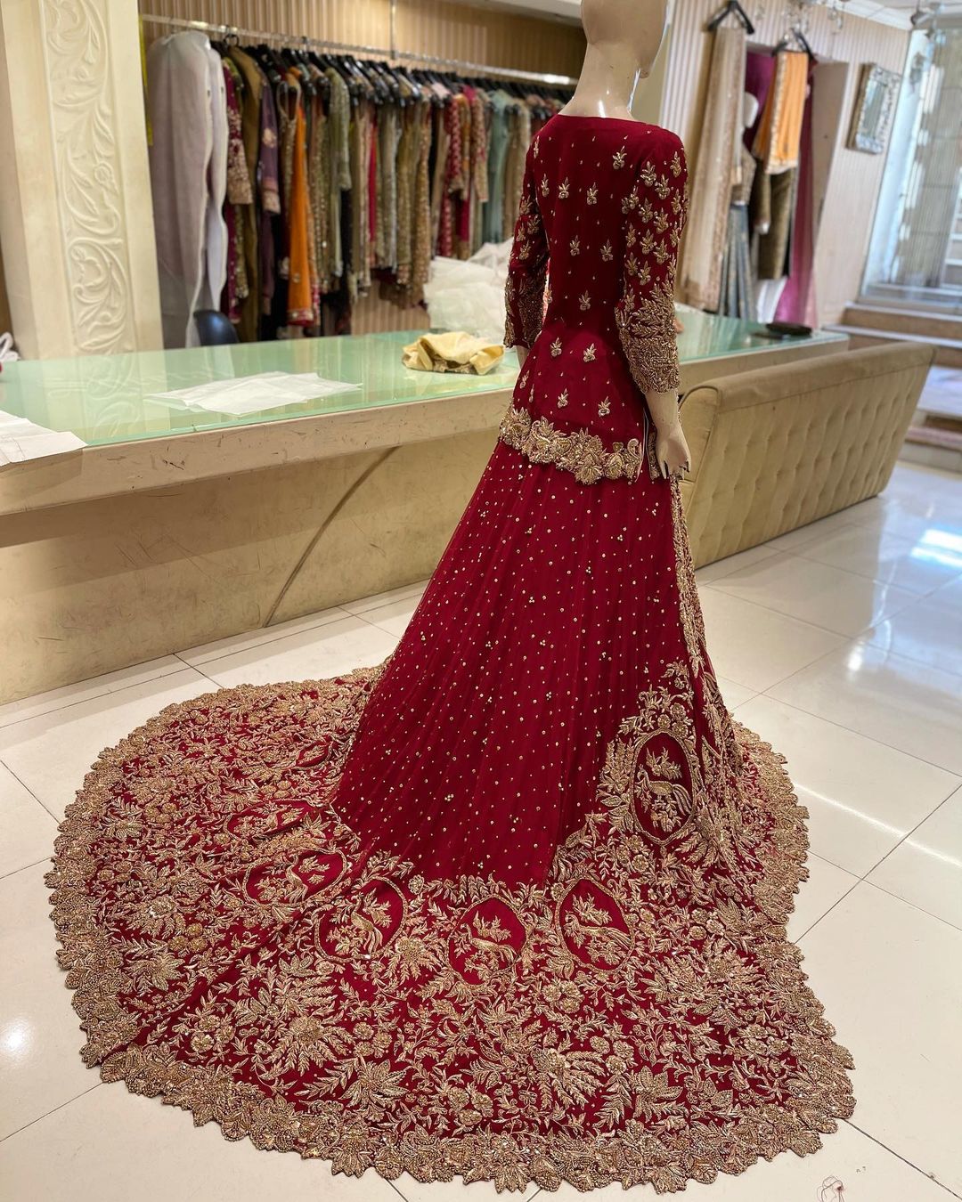 Ayeza Khan Dazzles in Stunning Lehenga Choli | Shadi Dress