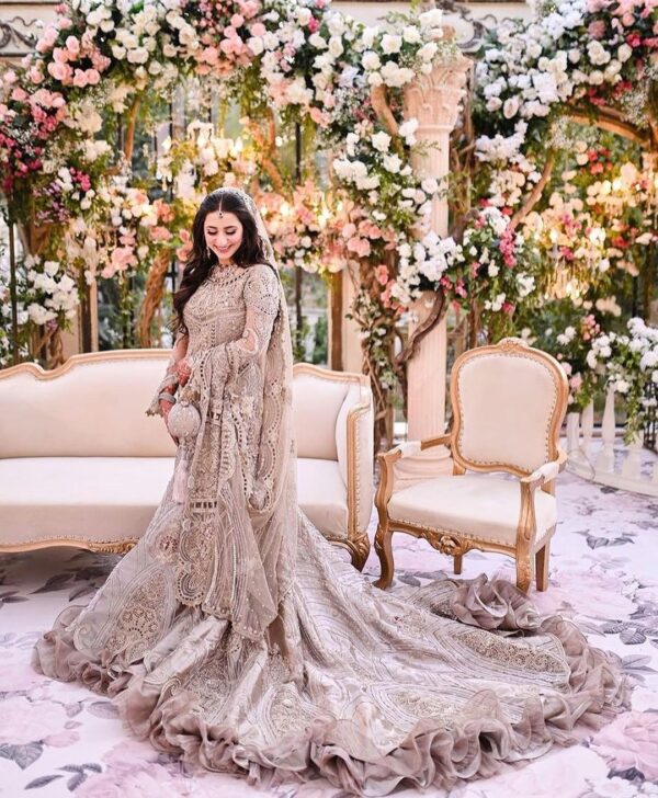 long trail wedding gown