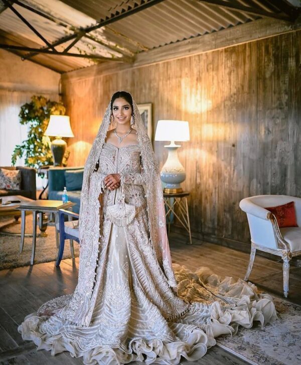 long trail wedding gown