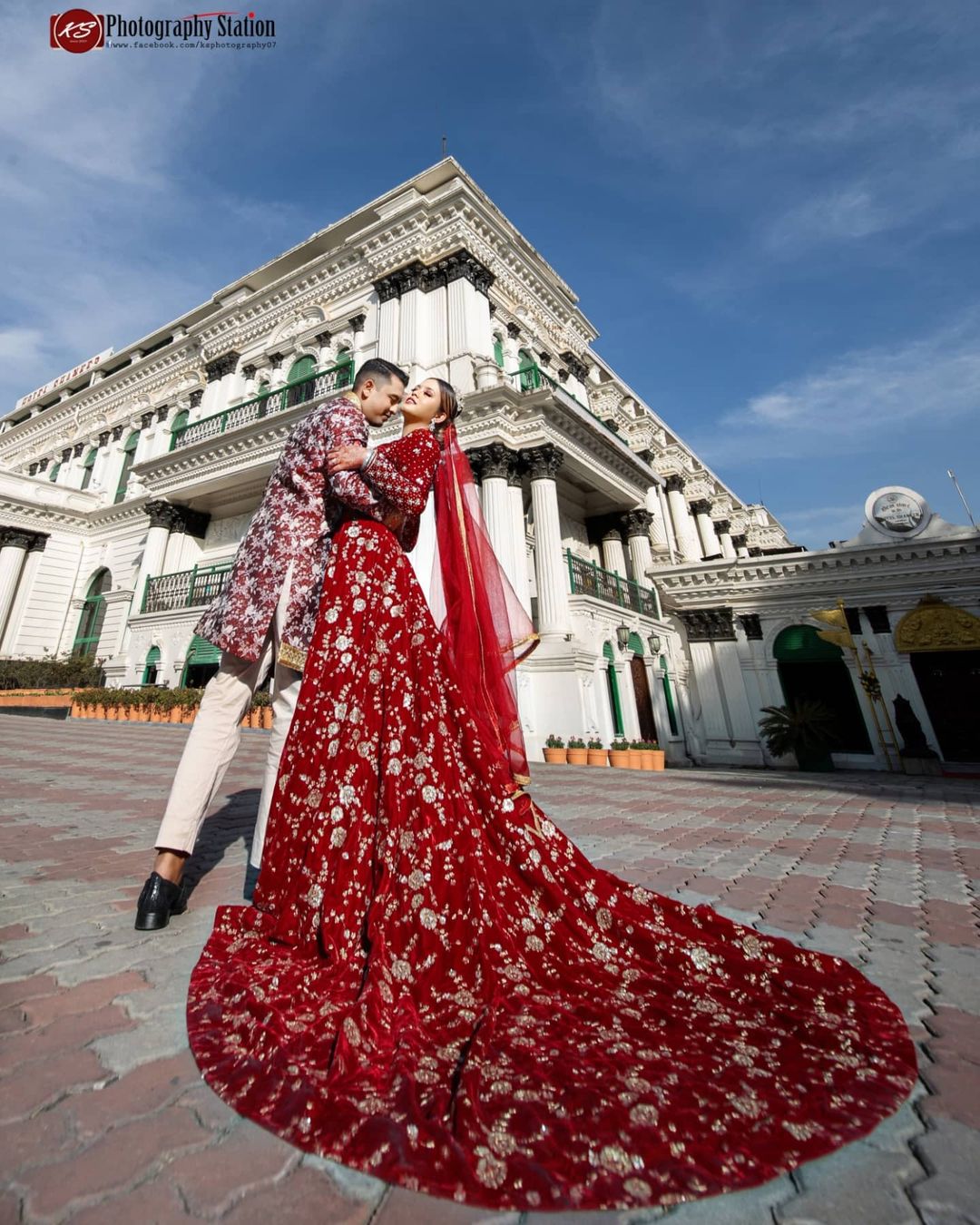 Get Hooked With Stunning Long Trail Lehenga Design That Will Reflect A True  You! | Weddingplz | Lehenga designs, Designer bridal lehenga choli, Wedding  lehenga designs
