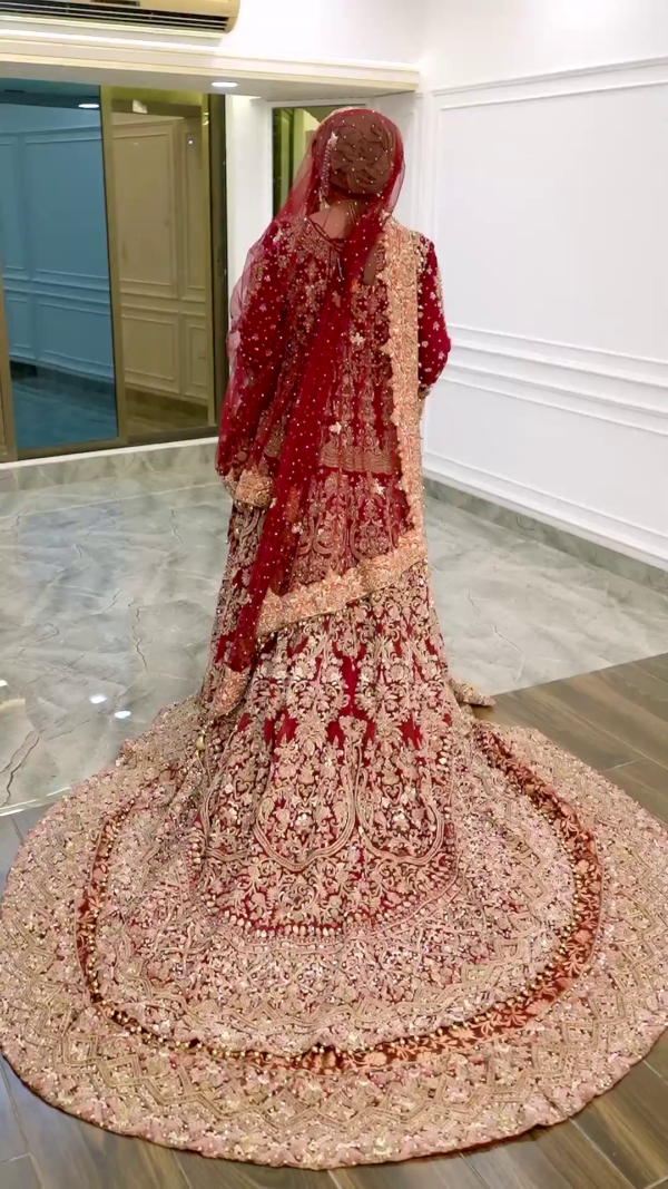 wedding red bridal gown with handwork