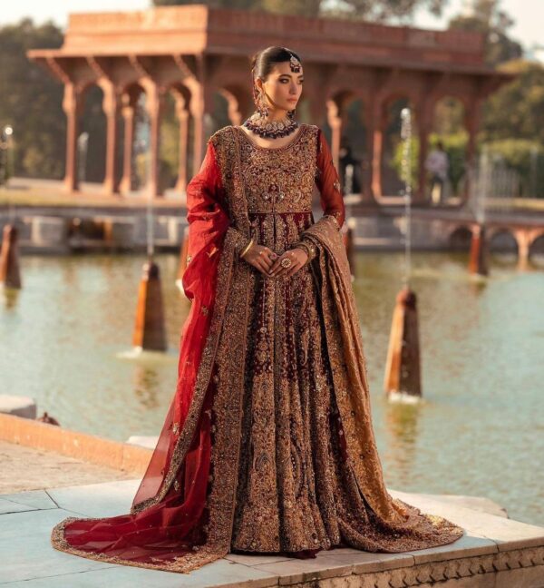 Pakistani wedding split anarkali with leehnga