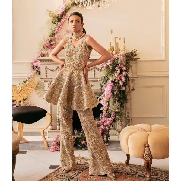 Golden embroidered peplum with pant