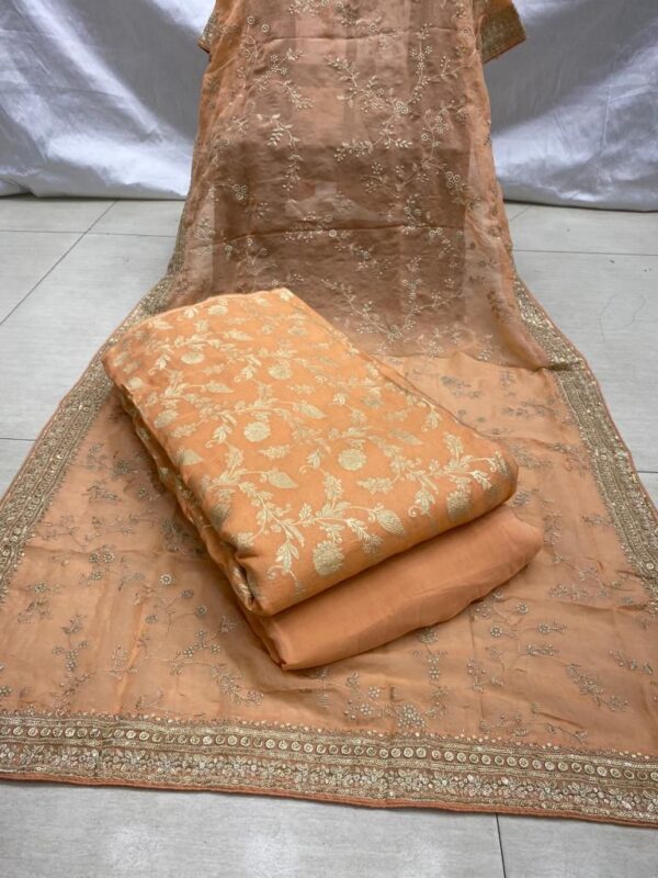 pakistani suit