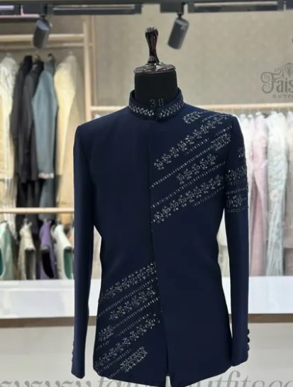 Blue Tuxedo
Wedding collection
groom suit