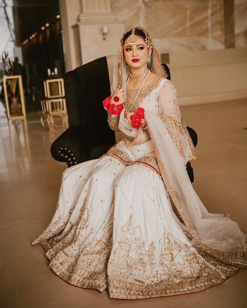 Muslim wedding dress trend
Elegant ivory bridal couture
Kshkin Creation Furshy Garara