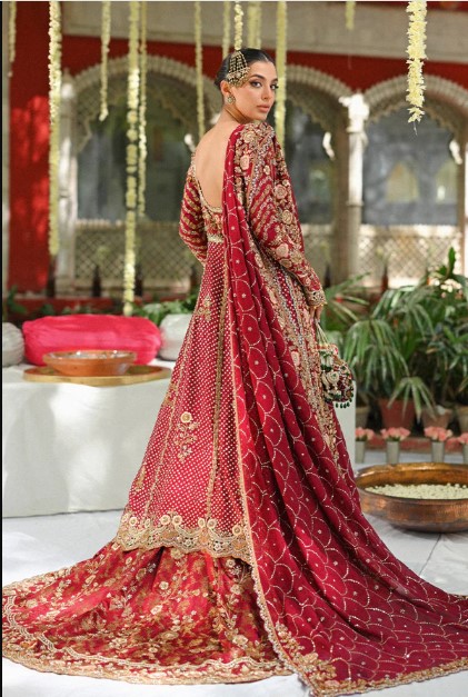handcrafted dabka lehenga
royal bridal lehenga