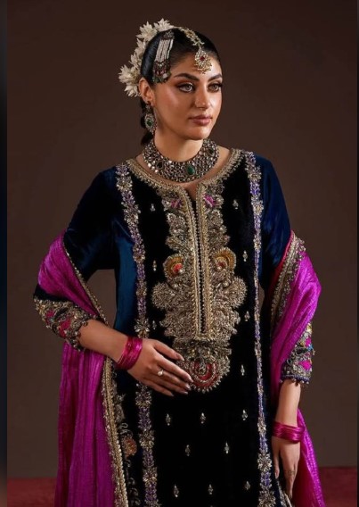 Sakshi Sindhi designs Royal bridal look