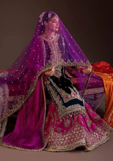 Zardosi dabka naqshi work Pakistani bridal lehenga
