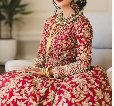 Kshkin lehenga Luxury bridal wear Pakistan Hand embroidered bridal dres