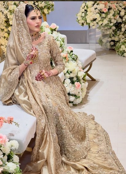 Online Handwork Golden Anarkali Wedding Dress for Brides 3 pakistani wedding dress gold
heavy embroidered bridal dress