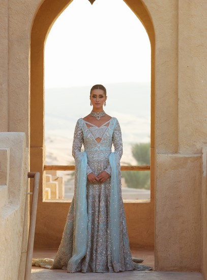 Ice Blue Reception Wedding Attire Pakistani Lehenga With Long Kurti /Luxury Walima Dress for Women 3 Long Kurti Lehenga Set
Modern Walima Dress