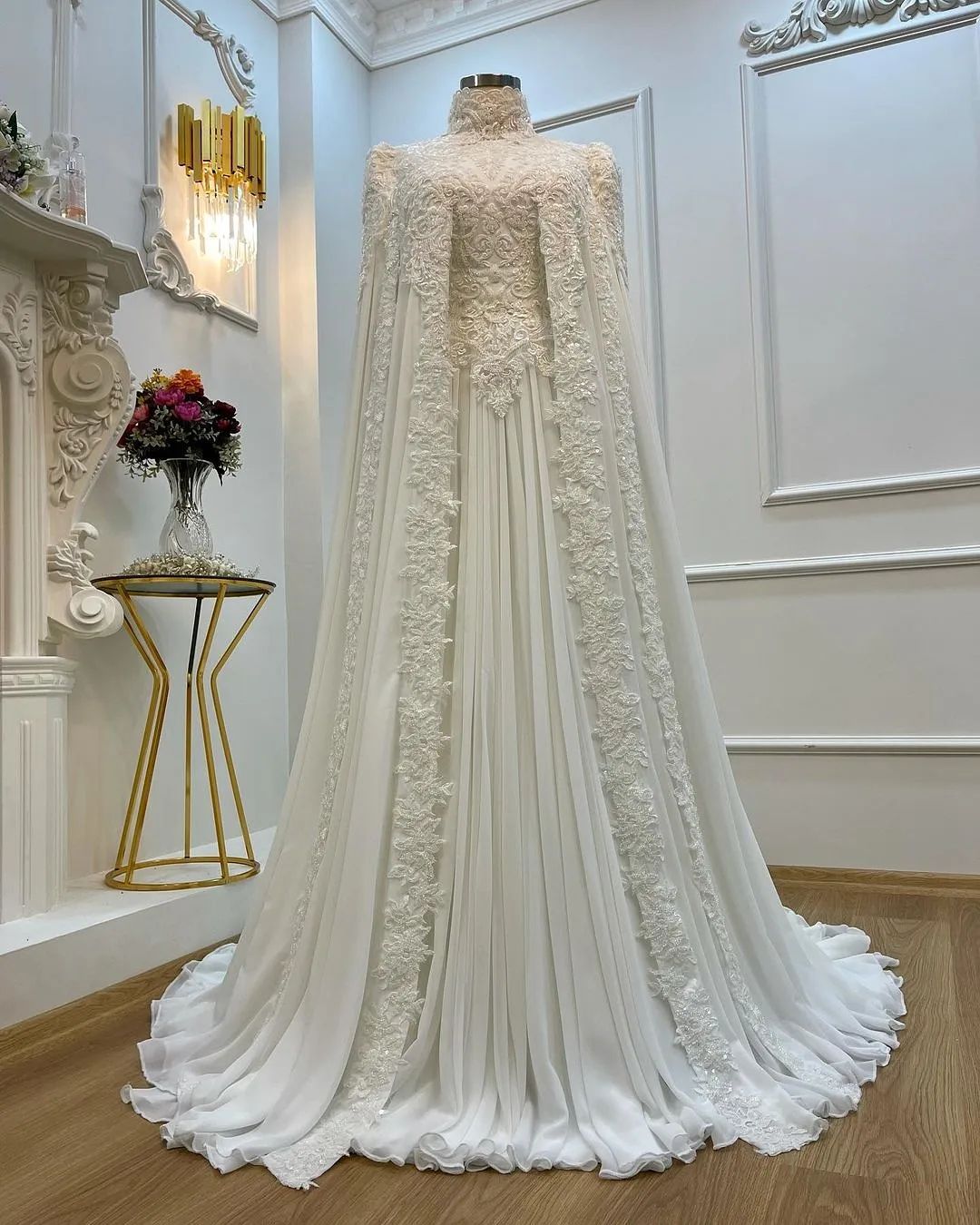 MOROCCAN WHITE AND GOLDEN BRIDAL GOWN WITH LONG CREPE SLEEVES WITH EMBROIDERY - DN-2009