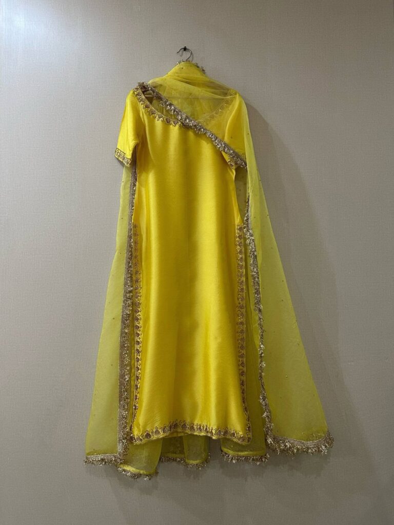 Bridal Sister Outfit

Pakistani Sharara Suit