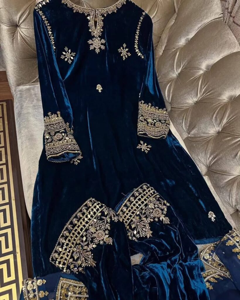 Pakistani Bell Bottom SUit

Shadi jora Dress